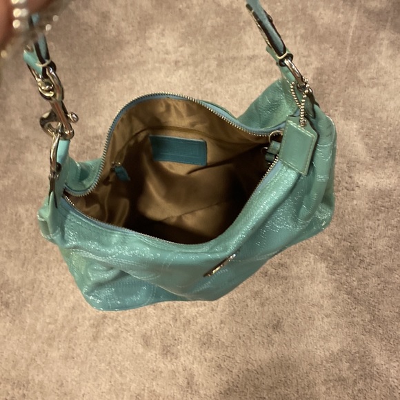 Coach patent leather hobo bag - Picture 6 of 7